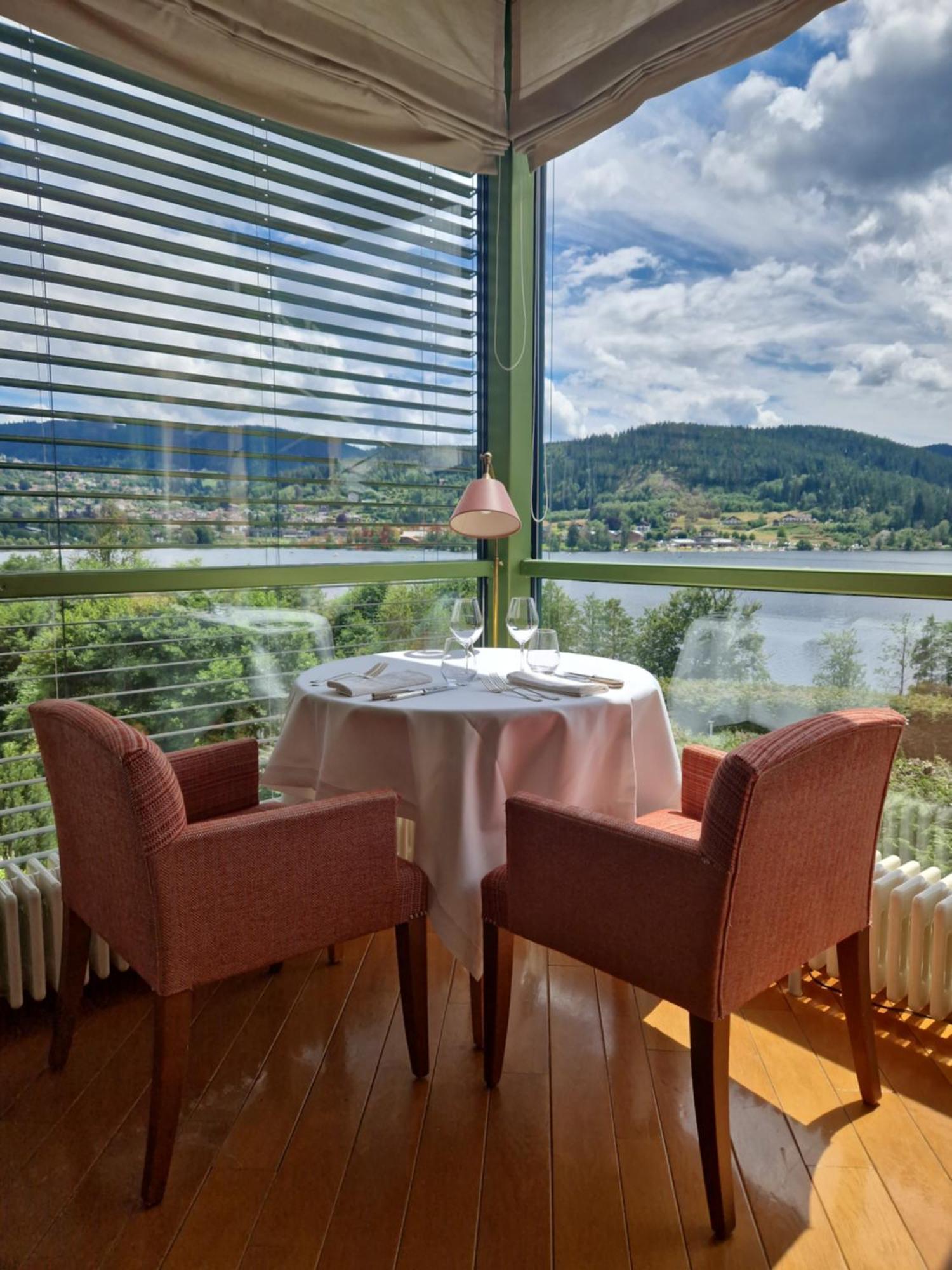 Le Manoir Au Lac Gerardmer Bagian luar foto